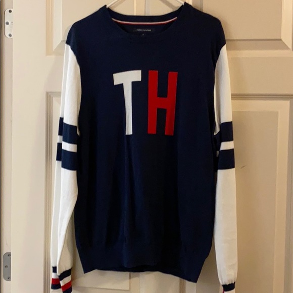 A very nice lite sweater. - Picture 2 of 2